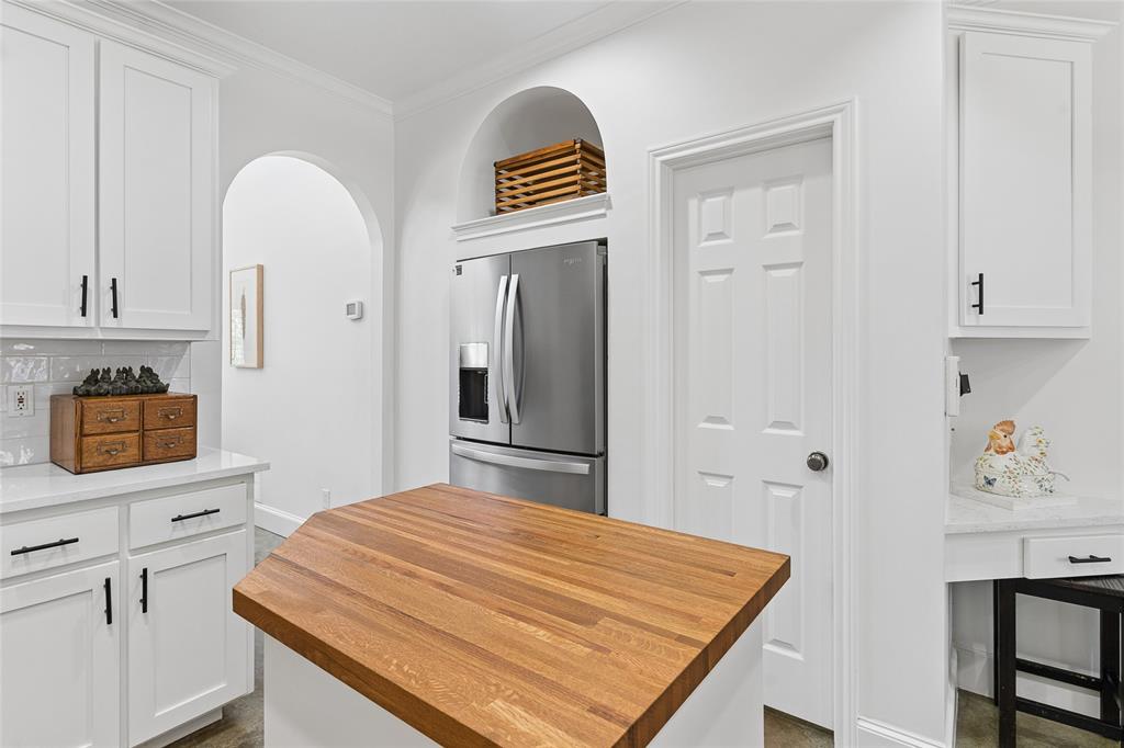 4030 Weston Road McKinney, TX 75071 - Photo 16 of 39 walk-in pantry through door.