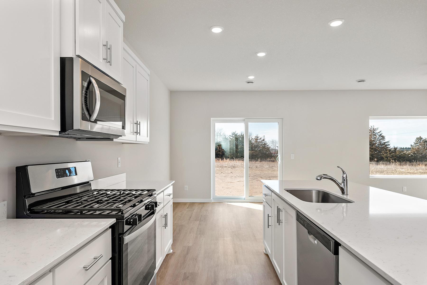 39723 Fallbrook Avenue North Branch, MN 55056 - Photo 5 of 24