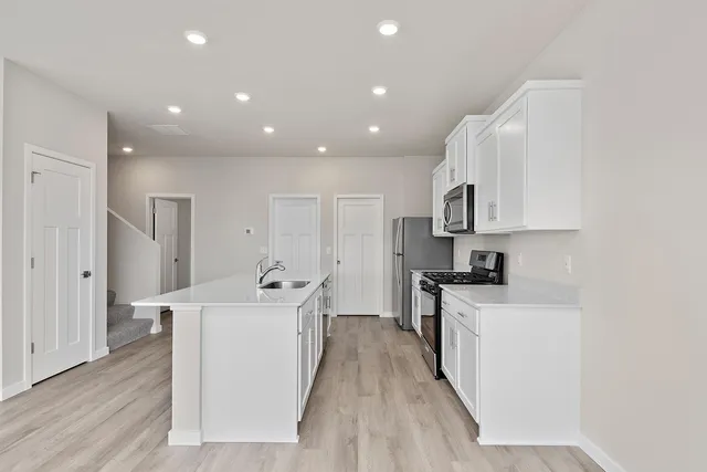 $399,900 | 39723 Fallbrook Avenue, North Branch, MN 55056