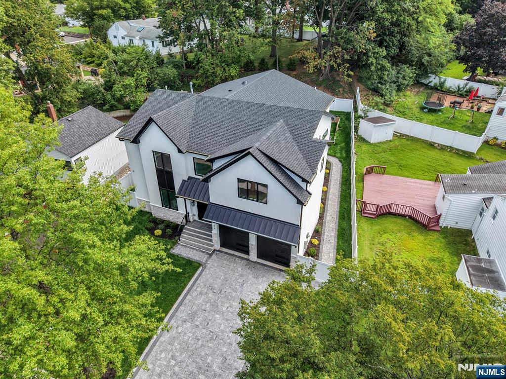 190 Denver Road Paramus, NJ 07652 - Photo 3 of 49 Gallery Image 3
