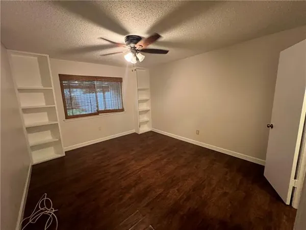 $1,650 | 2010 Snowbird Drive, Harvey, LA 70058