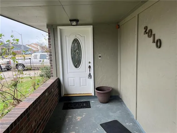 $1,650 | 2010 Snowbird Drive, Harvey, LA 70058