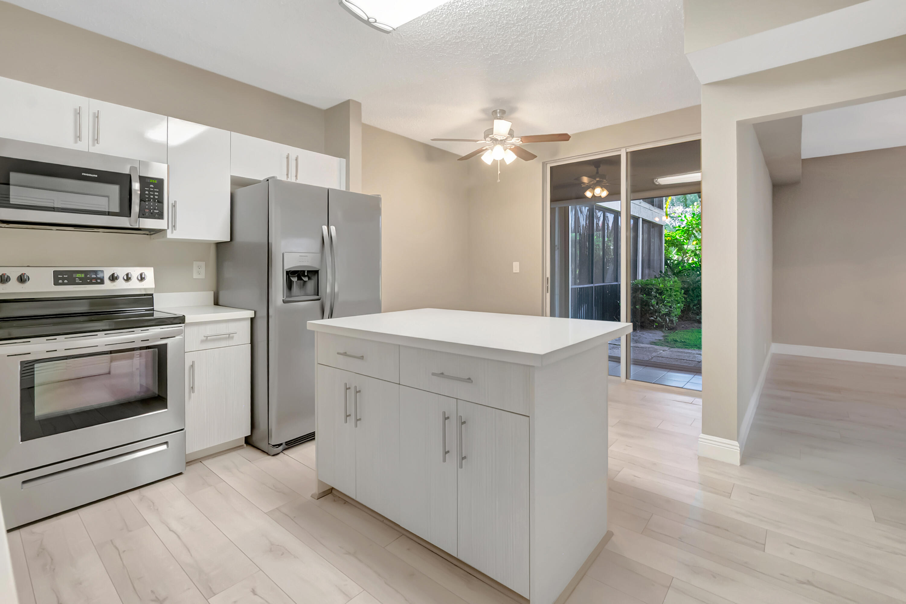 7655 Cinebar Drive, Unit 105 Boca Raton, FL 33433 - Photo 10 of 44 15-print-DSC_0801