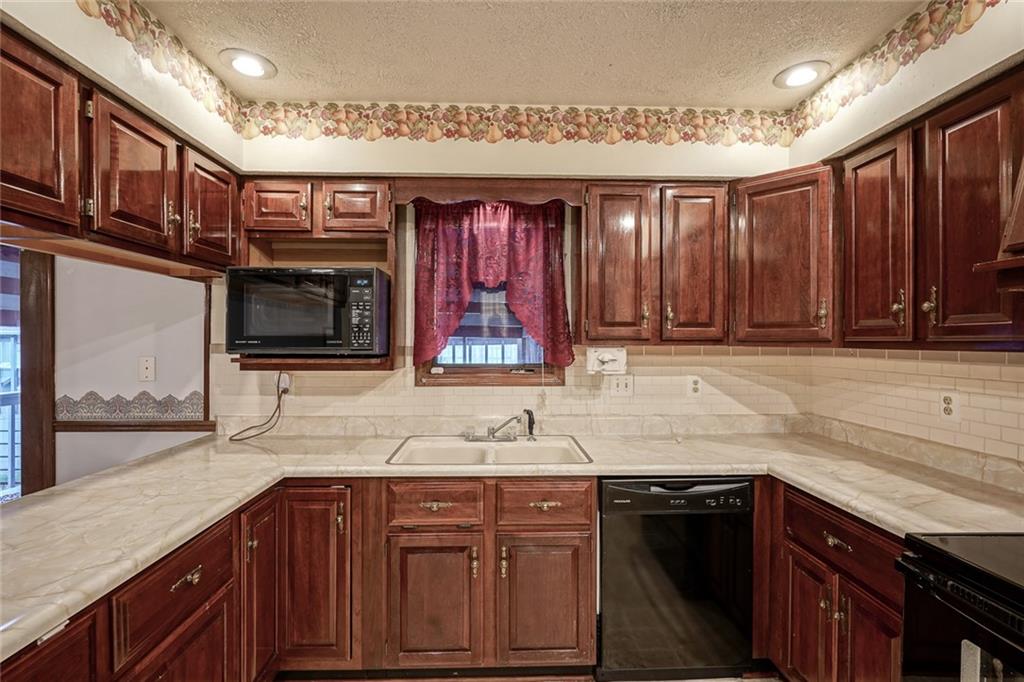 4329 Solun Road Indianapolis, IN 46221 - Photo 13 of 35 Gallery Image 13