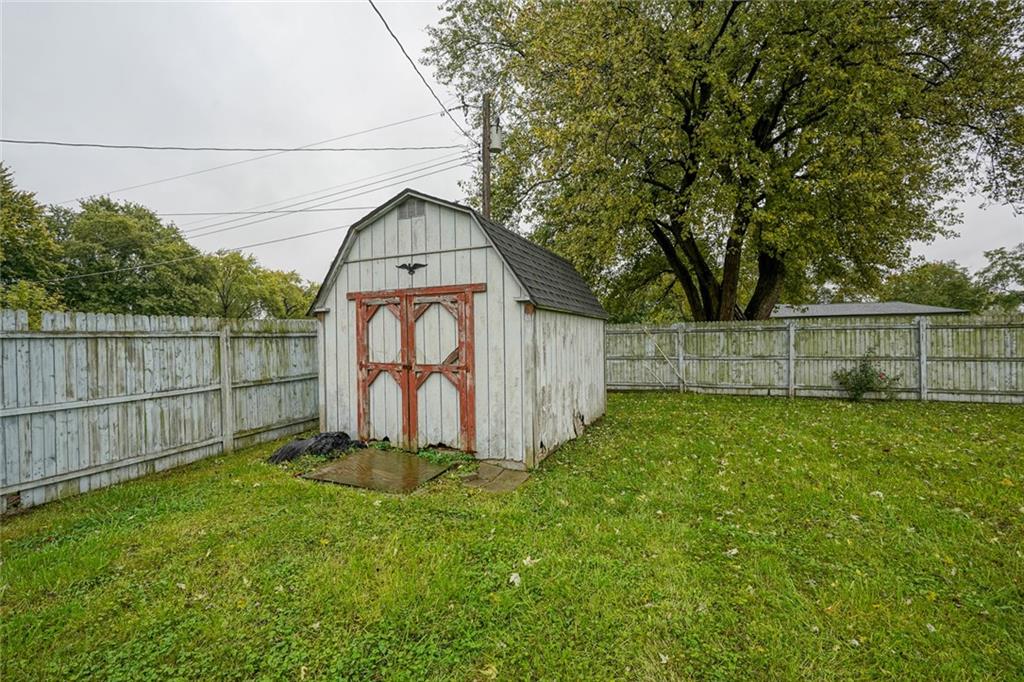 4329 Solun Road Indianapolis, IN 46221 - Photo 32 of 35 Gallery Image 32