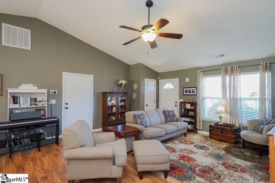 516 Garrett Street Fountain Inn, SC 29644 - Photo 3 of 27 Gallery Image 3