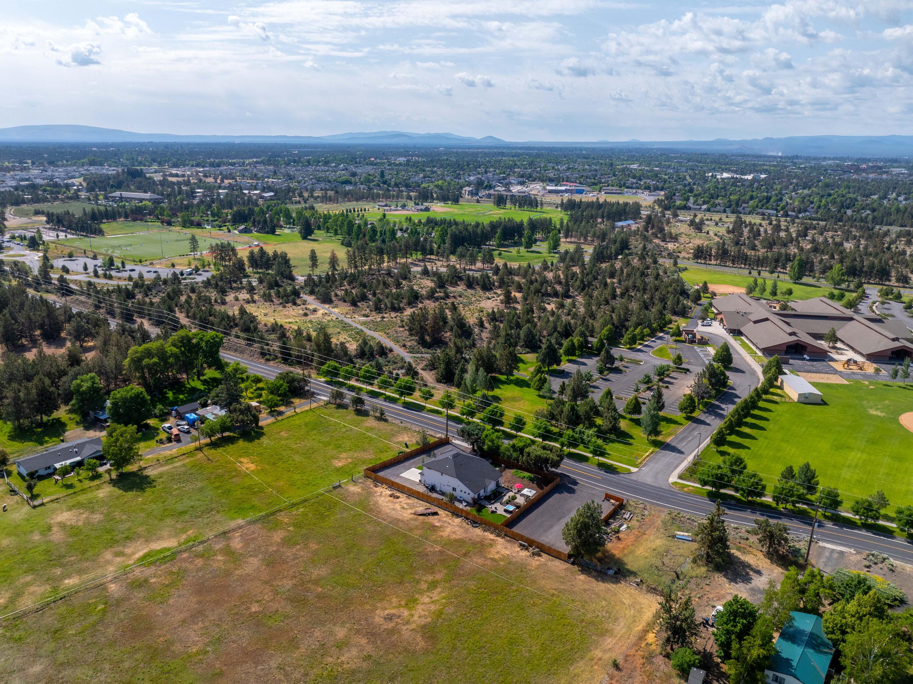 21030 Yeoman Road Bend, OR 97701 - Photo 65 of 66 65
