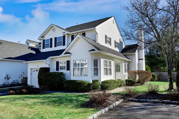 $560,000 | 24 Brookville Way, Manorville, NY 11949
