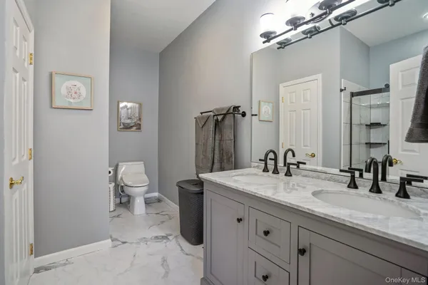 $560,000 | 24 Brookville Way, Manorville, NY 11949