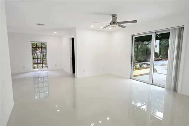 $1,998,000 | 6235 4th Street, Vero Beach, FL 32968