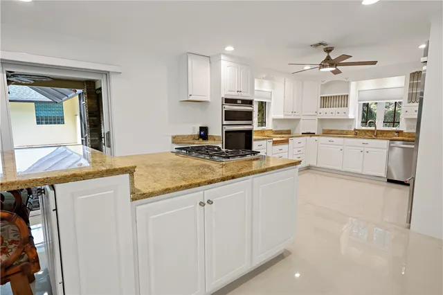 $1,998,000 | 6235 4th Street, Vero Beach, FL 32968