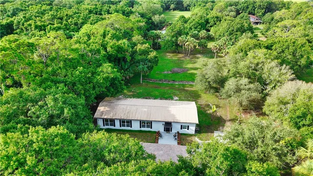 $1,998,000 | 6235 4th Street, Vero Beach, FL 32968