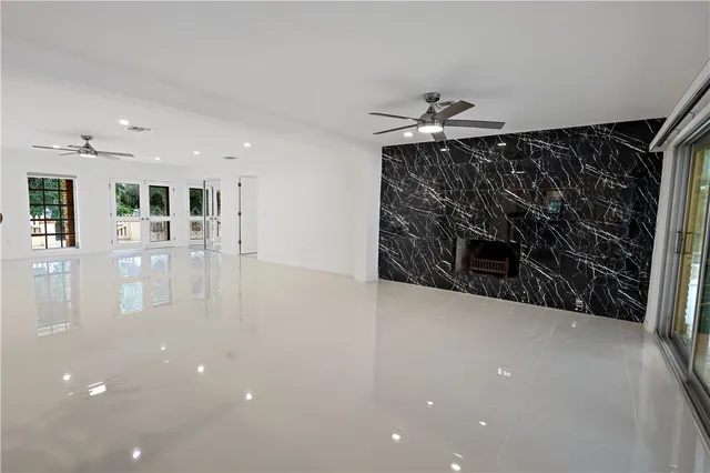 $1,998,000 | 6235 4th Street, Vero Beach, FL 32968