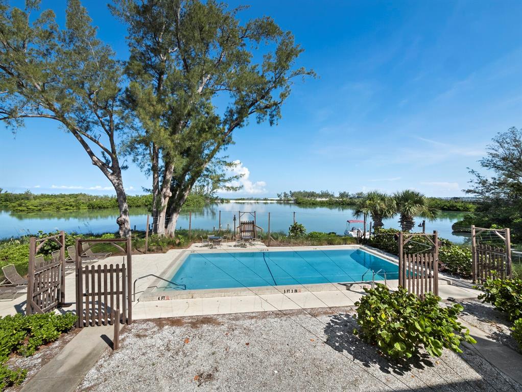 490 North Shore Road, Unit 6 Longboat Key, FL 34228 - Photo 15 of 67