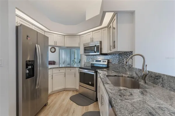 $2,000 | 615 Juniper Way, Tavares, FL 32778