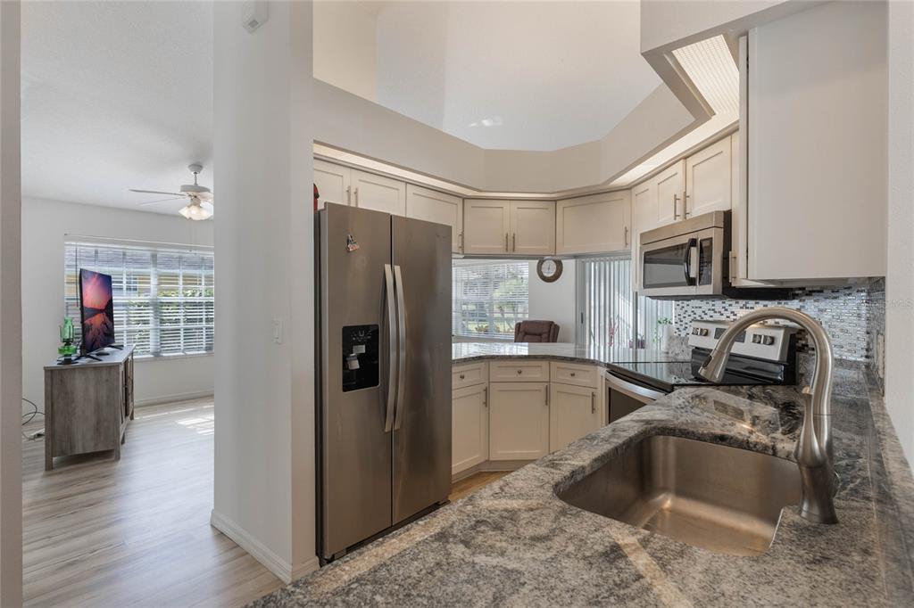615 Juniper Way Tavares, FL 32778 - Photo 4 of 16