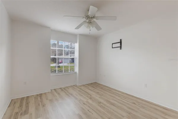 $2,000 | 615 Juniper Way, Tavares, FL 32778