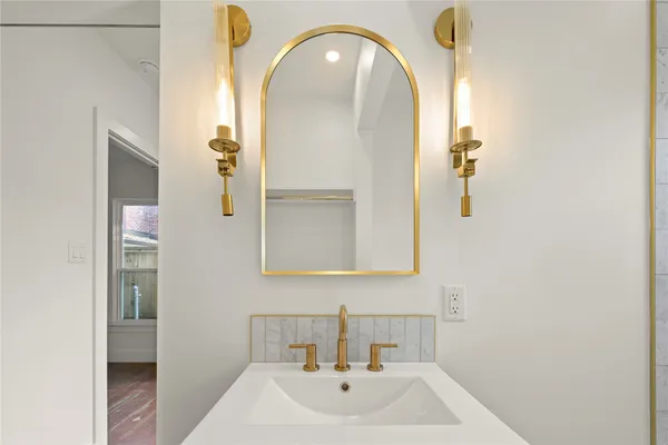 $1,500 | 808 Sul Ross Street, Unit 1, Houston, TX 77006
