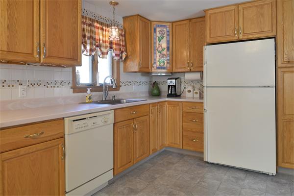 34 Woodland Road Georgetown, MA 01833 - Photo 12 of 28 Gallery Image 12