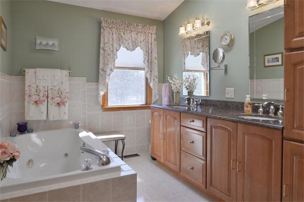 34 Woodland Road Georgetown, MA 01833 - Photo 20 of 28 Gallery Image 20