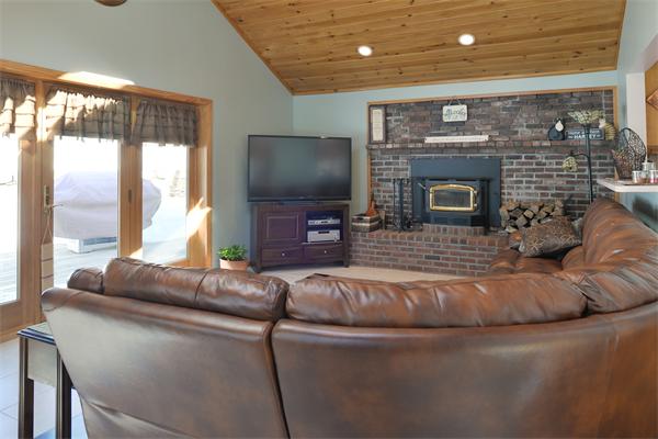 34 Woodland Road Georgetown, MA 01833 - Photo 8 of 28 Gallery Image 8