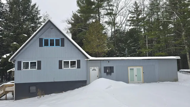 $299,900 | 8081 East Arthur Road, Hesperia, MI 49421