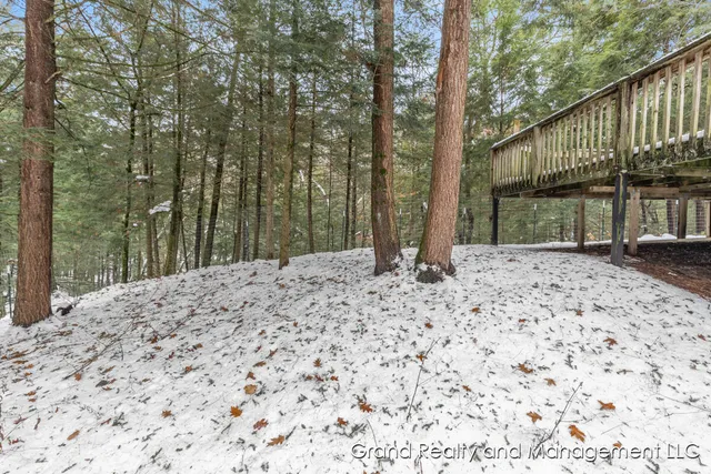 $299,900 | 8081 East Arthur Road, Hesperia, MI 49421