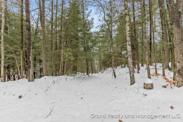 $299,900 | 8081 East Arthur Road, Hesperia, MI 49421