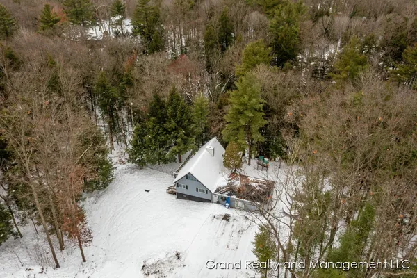 $299,900 | 8081 East Arthur Road, Hesperia, MI 49421