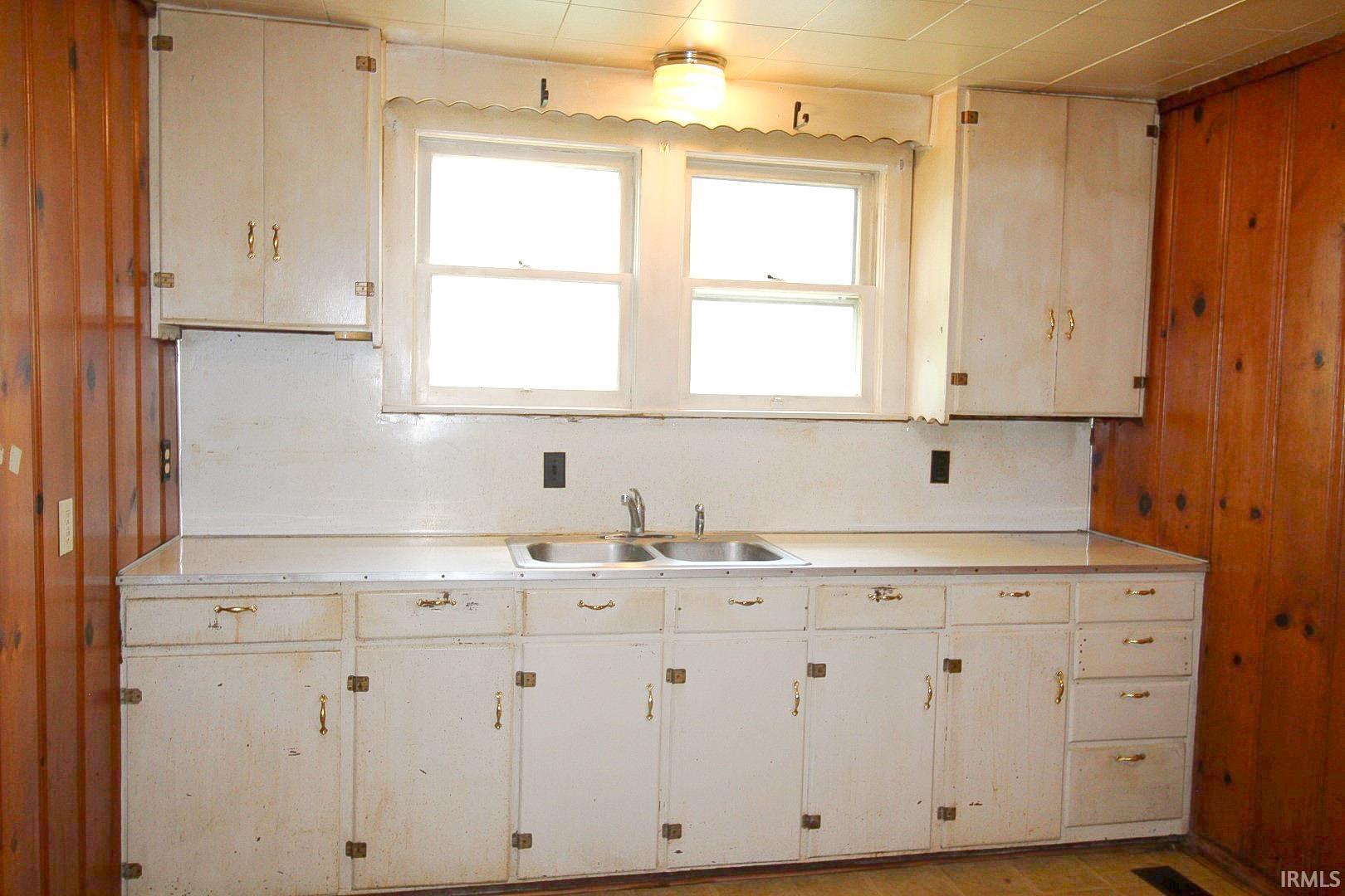 906 East State Street Princeton, IN 47670 - Photo 6 of 18 Gallery Image 6