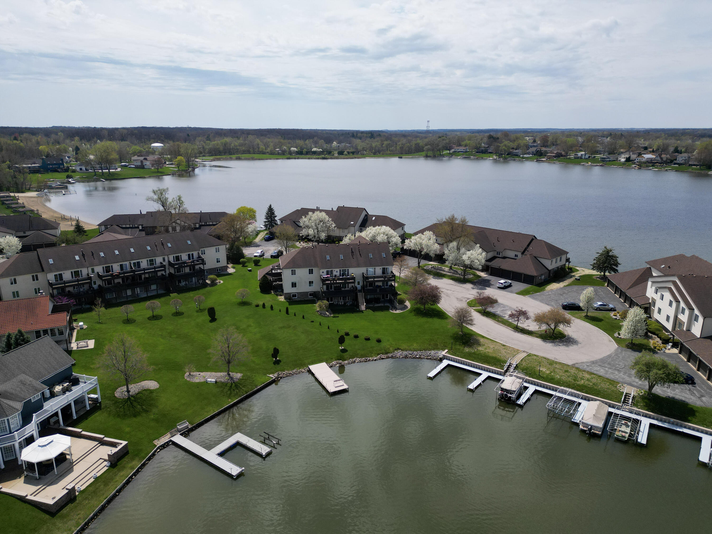 5050 Spinnaker Lane, Unit F Crown Point, IN 46307 - Photo 12 of 98 3000x2250