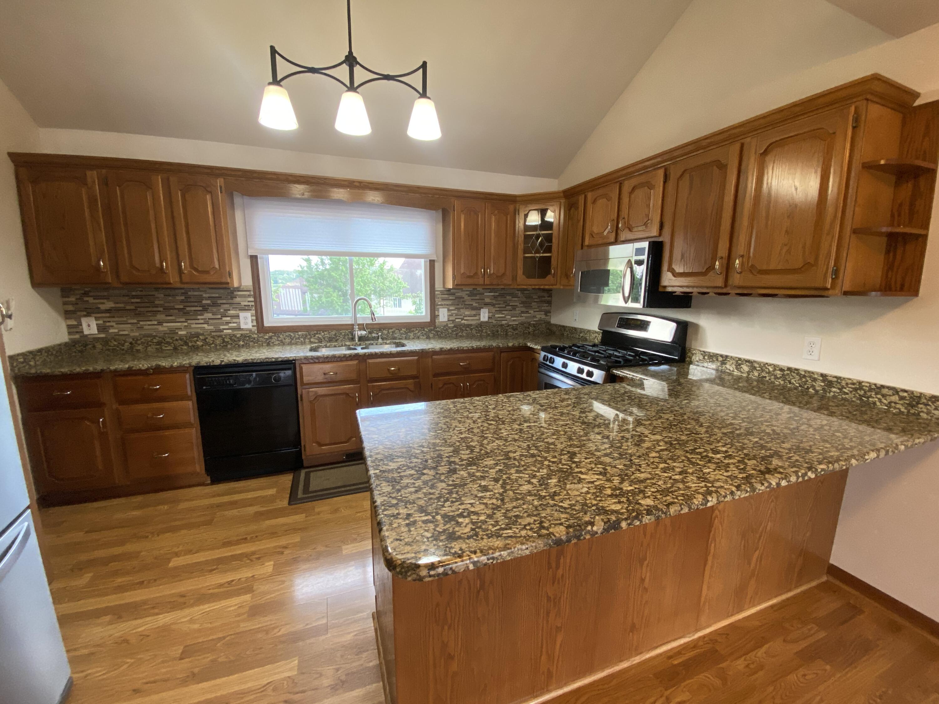 5050 Spinnaker Lane, Unit F Crown Point, IN 46307 - Photo 3 of 98 3000x2250