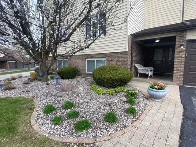 $354,894 | 5050 Spinnaker Lane, Unit F, Crown Point, IN 46307