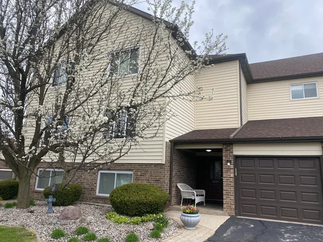 $354,894 | 5050 Spinnaker Lane, Unit F, Crown Point, IN 46307