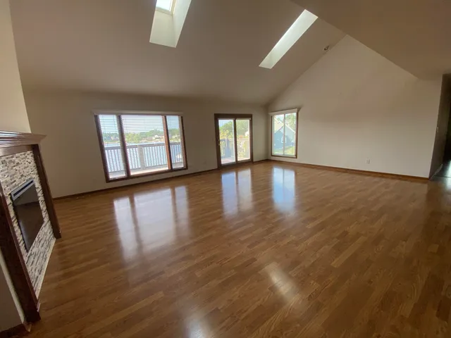 $354,894 | 5050 Spinnaker Lane, Unit F, Crown Point, IN 46307