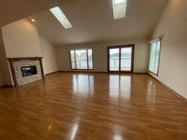 $354,894 | 5050 Spinnaker Lane, Unit F, Crown Point, IN 46307