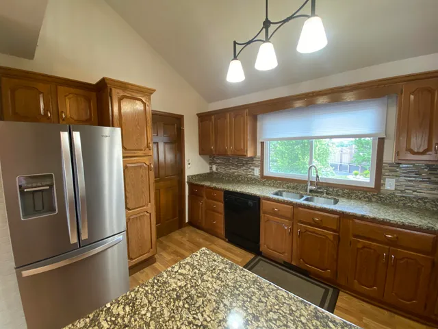 $354,894 | 5050 Spinnaker Lane, Unit F, Crown Point, IN 46307