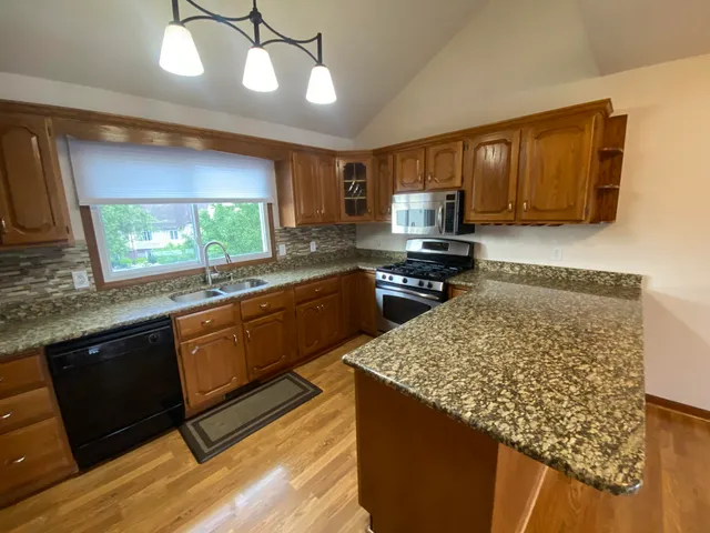 $354,894 | 5050 Spinnaker Lane, Unit F, Crown Point, IN 46307