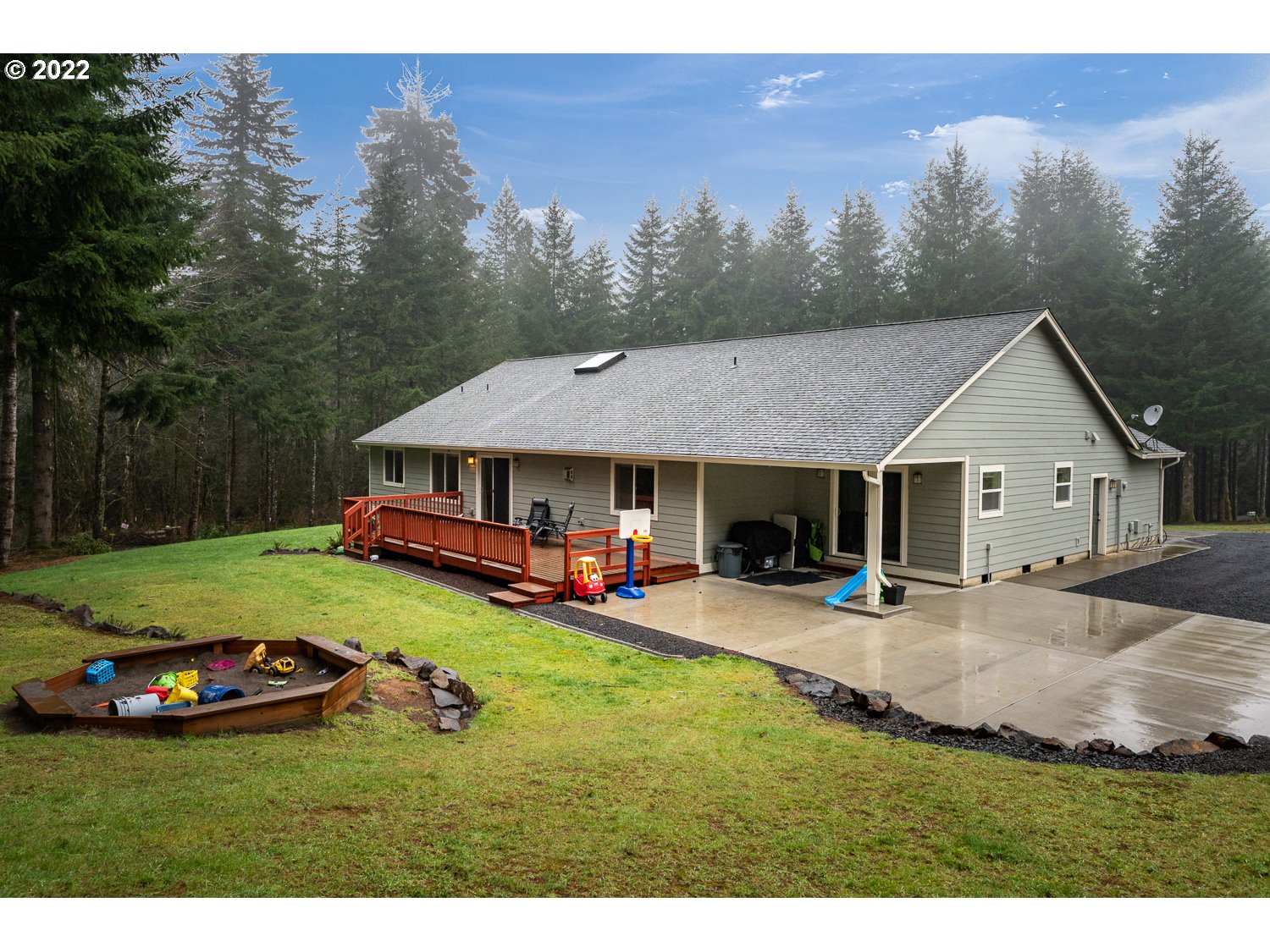 686 Eufaula Heights Road Longview, WA 98632 - Photo 24 of 29 a view of a house with backyard and sitting area