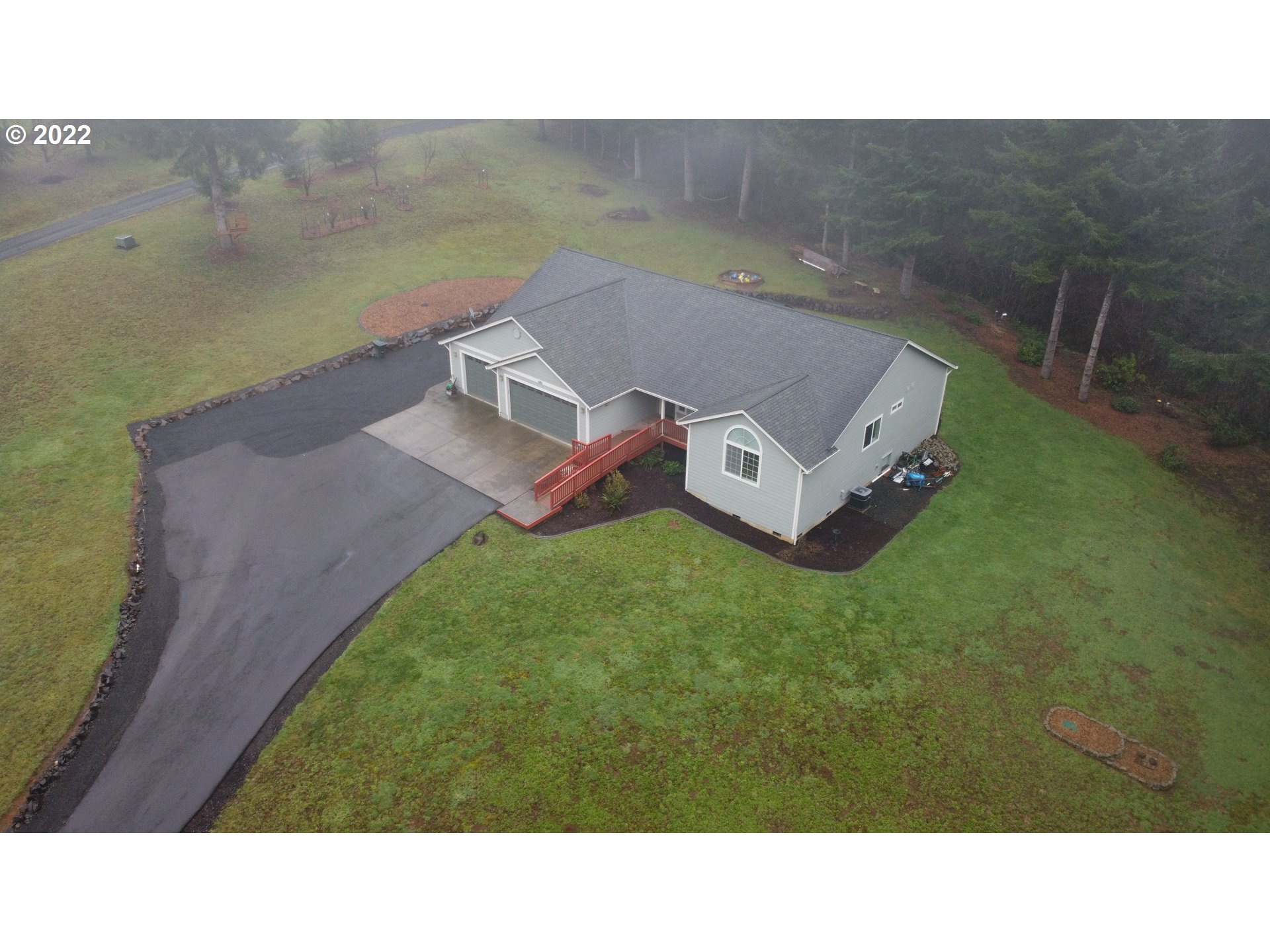 686 Eufaula Heights Road Longview, WA 98632 - Photo 29 of 29 a open area with furniture