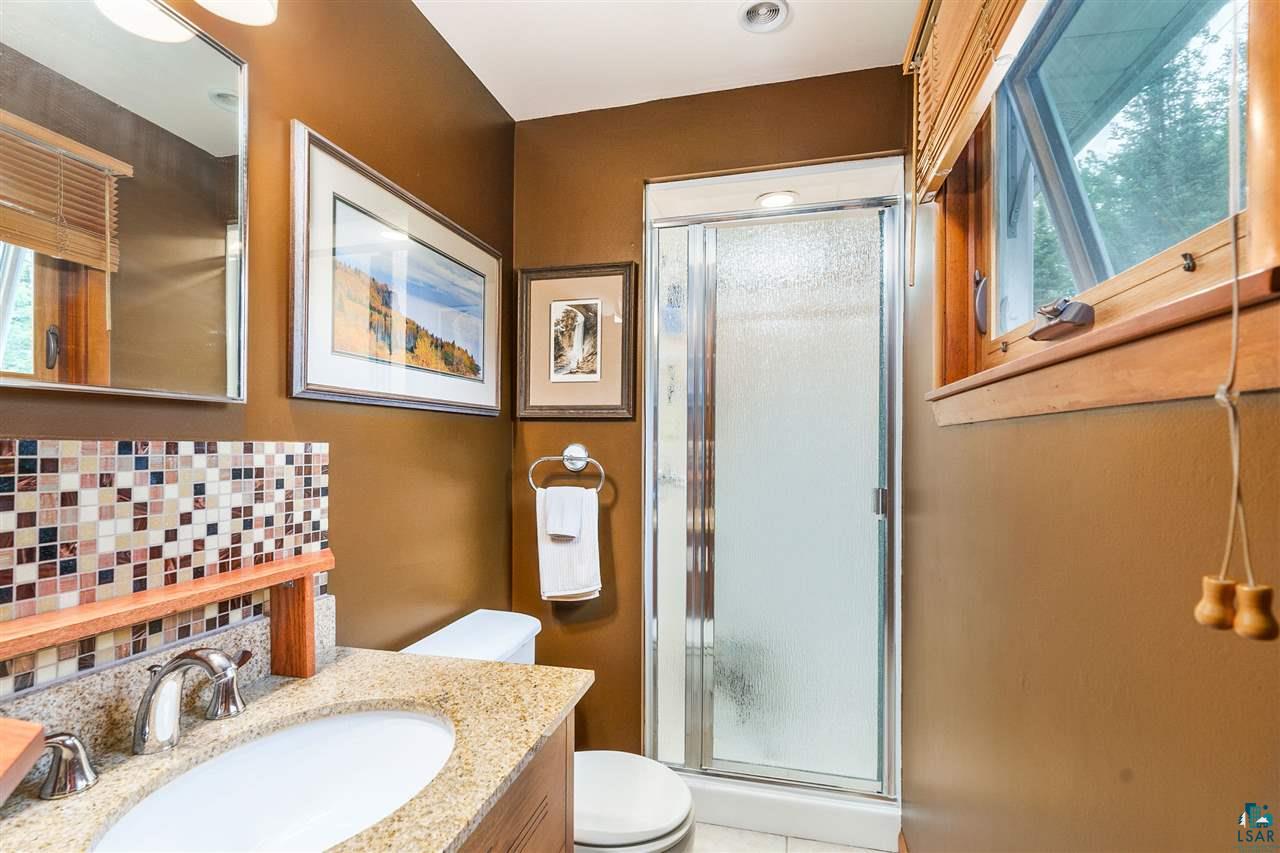 1947 Hartley Road Duluth, MN 55803 - Photo 19 of 39 3/4 Master Bath