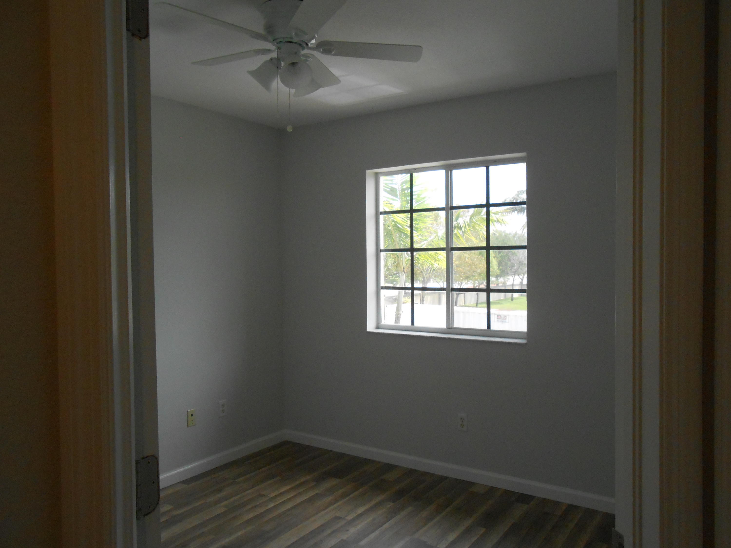 1950 Flamingo Place Riviera Beach, FL 33404 - Photo 12 of 30 012