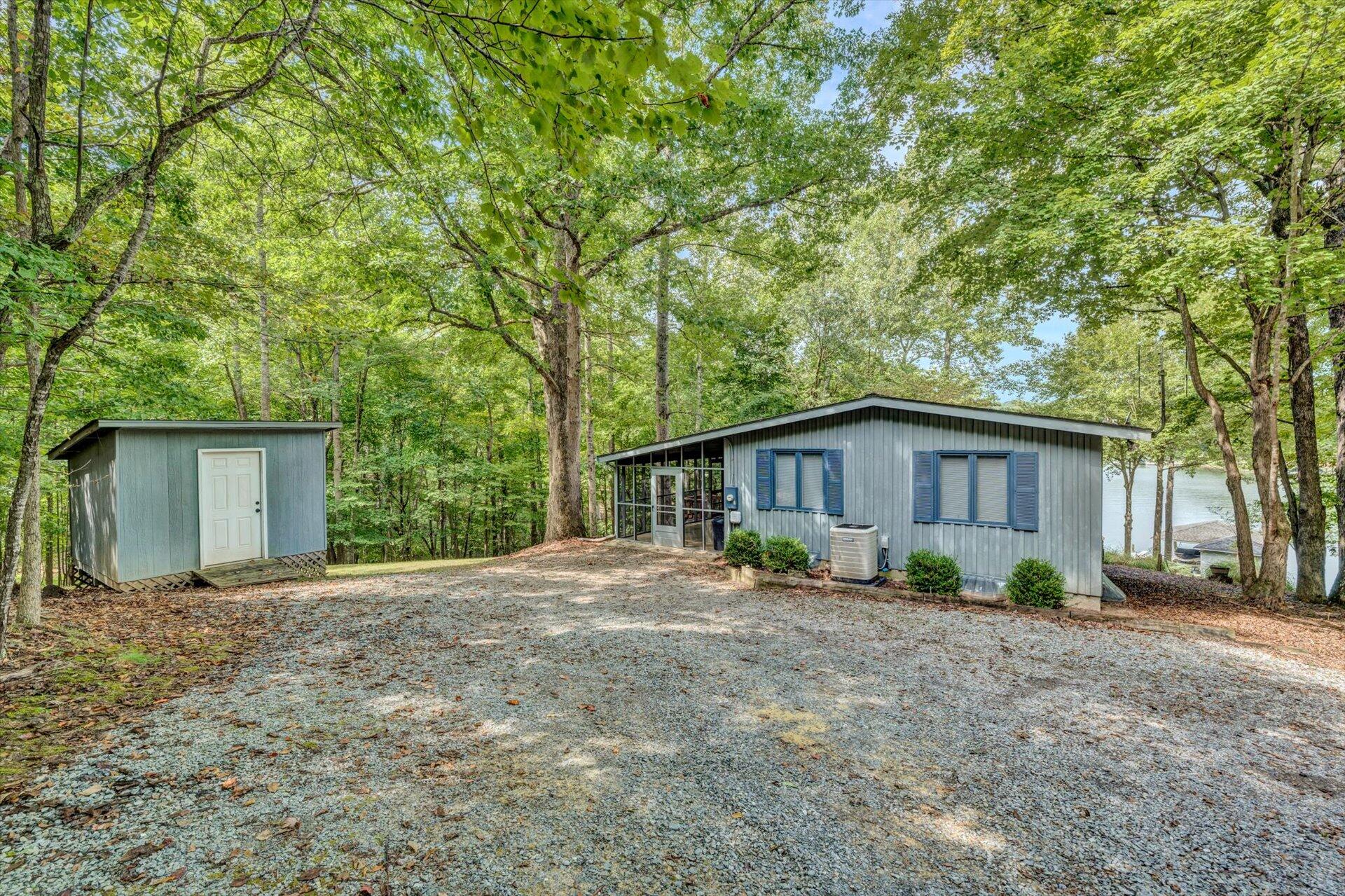 1983 Patmos Church Road Huddleston, VA 24104 - Photo 11 of 62 02-090720230055