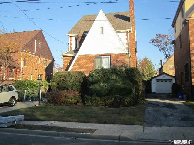 127 Amherst Road Valley Stream, NY 11581 - Photo 1 of 1