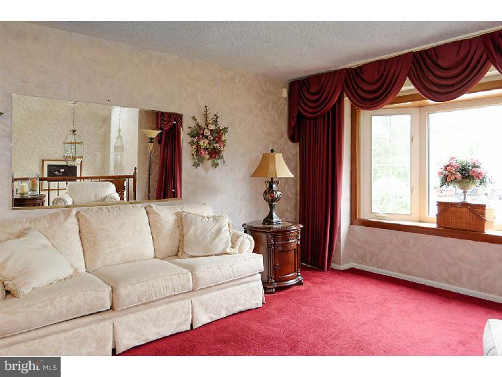1715 Pin Oak Road Williamstown, NJ 08094 - Photo 3 of 25 Gallery Image 3
