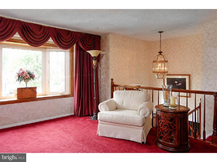 1715 Pin Oak Road Williamstown, NJ 08094 - Photo 4 of 25 Gallery Image 4