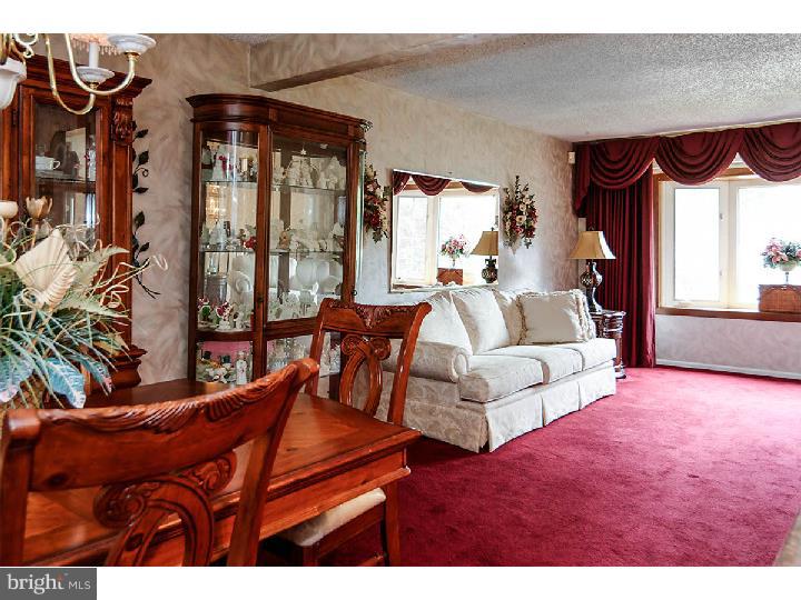 1715 Pin Oak Road Williamstown, NJ 08094 - Photo 7 of 25 Gallery Image 7