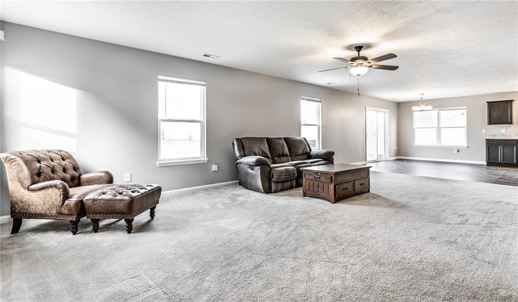 222 Rambling Road Greenfield, IN 46140 - Photo 6 of 37