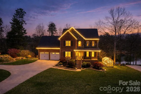 $995,000 | 4726 Crystal Falls Avenue, Hickory, NC 28601