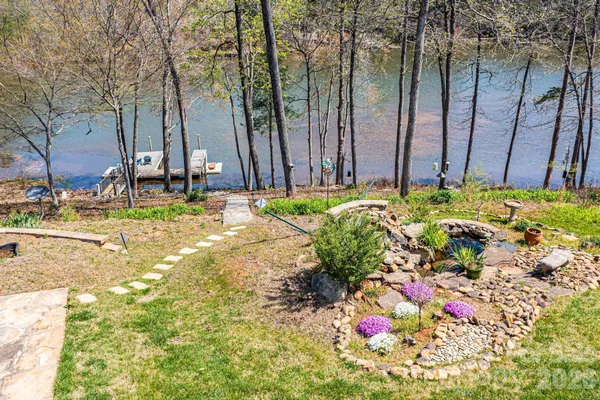 $995,000 | 4726 Crystal Falls Avenue, Hickory, NC 28601